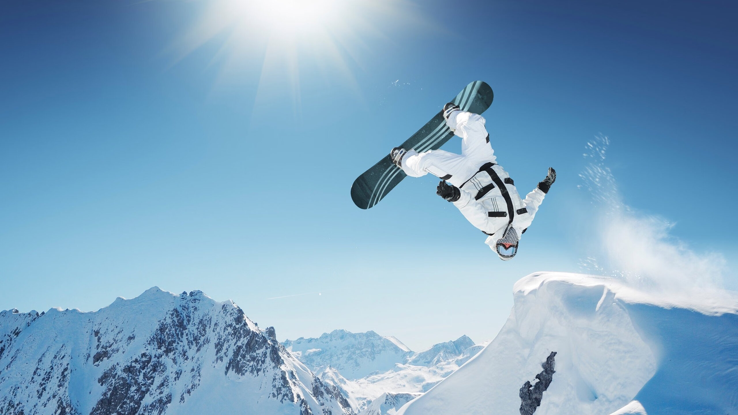 开云kaiyun-亲临现场：车迷的热情与激情展现