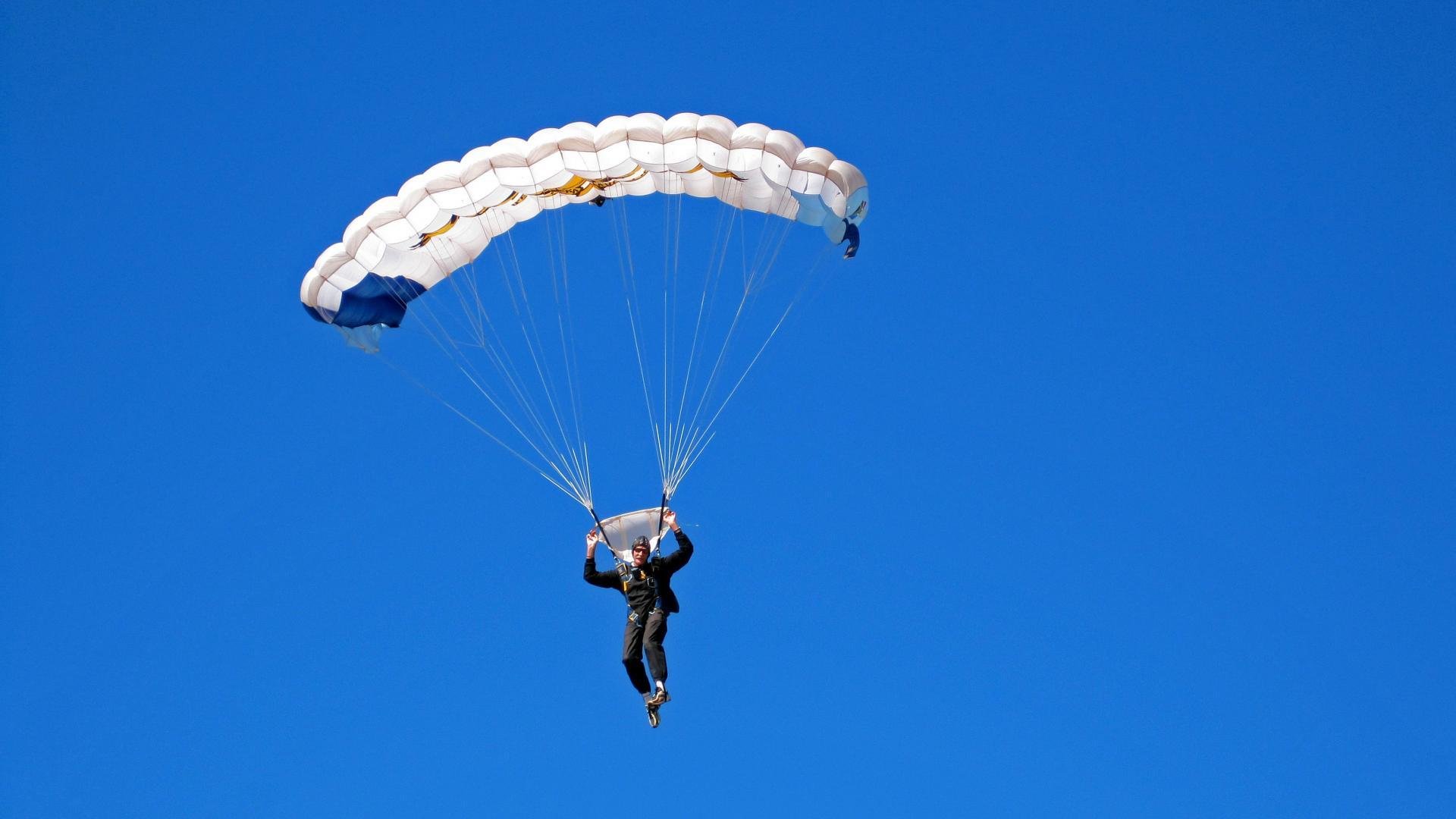 开云体育视频直播-跑跑卡丁车王者争霸赛，速度与激情激情碰撞，跑跑卡丁车精彩比赛视频